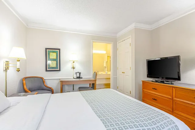 غرفة بسرير مزدوج، Rodeway Inn Huntsville West 3/4