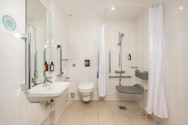 غرفة بسريرين منفصلين لذوي الإعاقة، Point A Hotel Paddington 10/10