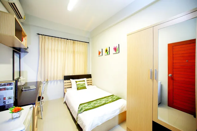 Standard, Single, Smile Inn 1/6