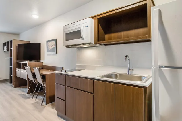 Suite, 2 Queen Beds, WoodSpring Suites Jacksonville Baymeadows 7/7