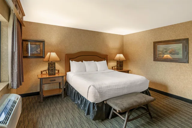Alamo, Theme, Suite, King Bed, Sofa, Jetted Tub، Best Western Plus Kelly Inn and Suites 1/4