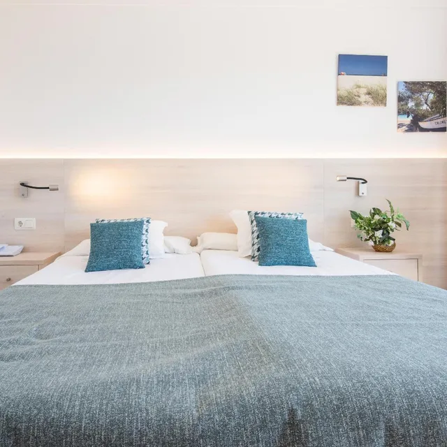غرفة سوبيريور بسريرين منفصلين بإطلالة على البحر، Playa Mondrago Hotel Apartments 9/10