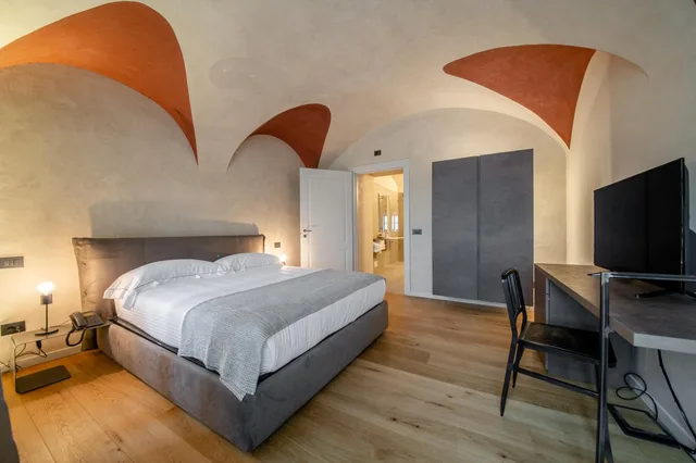Superior, Double Bed, Relais San Vigilio Al Castello 3/10