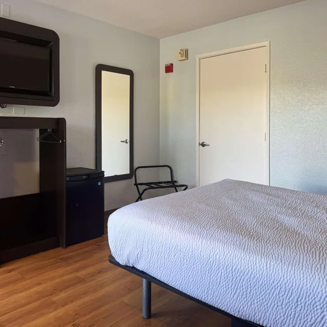 غرفة بسرير كوين، Motel6 Simi Valley, CA 2/9