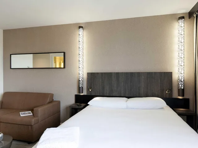 جناح عائلي قياسي بسرير مزدوج مع أريكة، Ibis Styles Flers 1/3