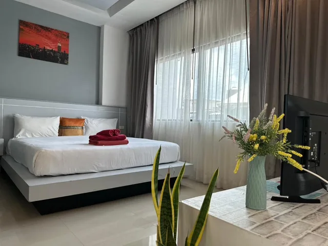 جناح جونيور، PJ PATONG RESORTEL 4/10