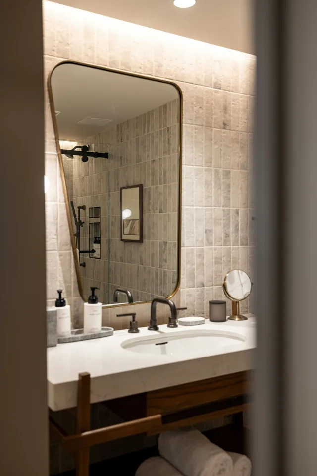 غرفة بسريرين كوين، The Limited Hotel Charleston 4/4
