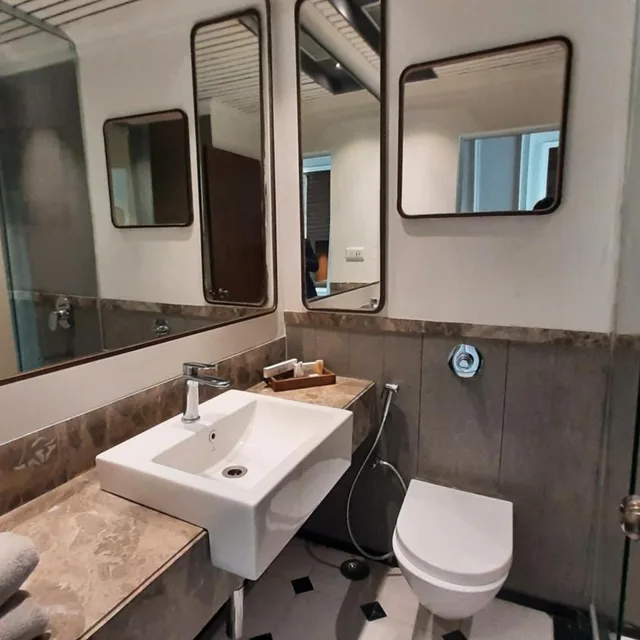 Heritage Cabin with Deck، Polo Floatel Kolkata 6/10