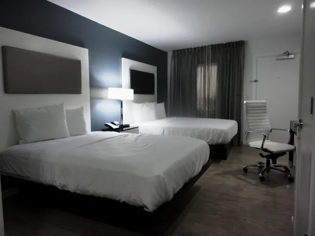 غرفة قياسية، Lotus Boutique Inn Suites 4/8