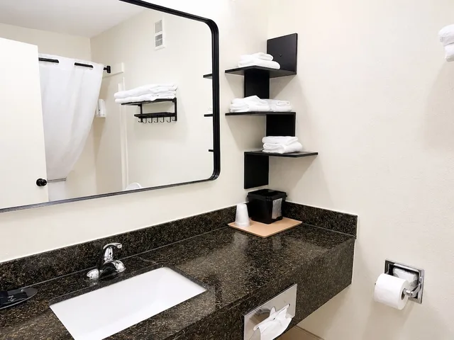 غرفة قياسية بسريرين كوين، Quality Inn Harrodsburg-Danville 9/9