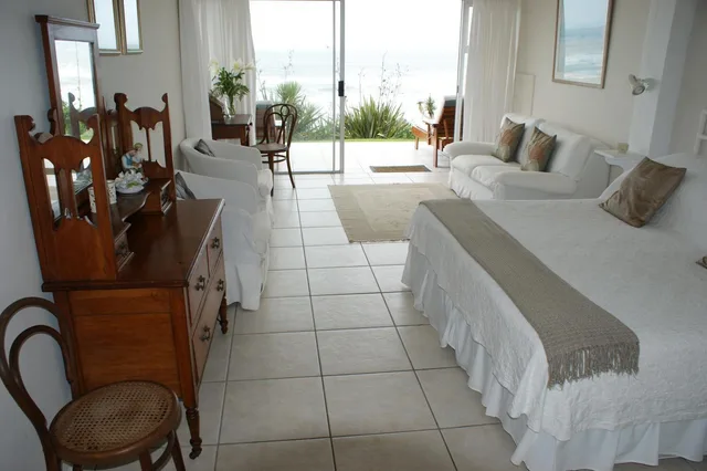 White Sand، The Pink Lodge On The Beach 1/1