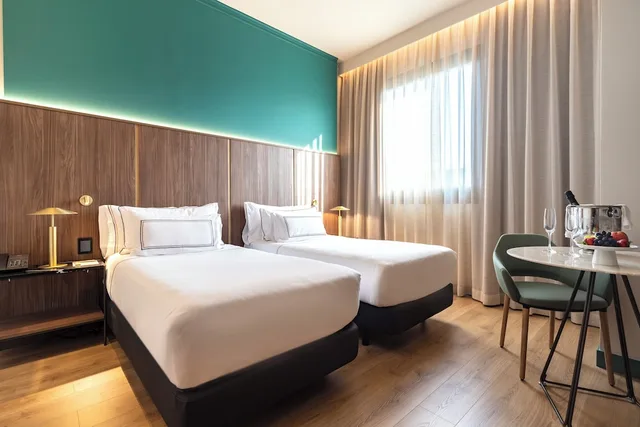 غرفة غراند بريميوم بسرير كينج، Melia Milano Hotel 1/1
