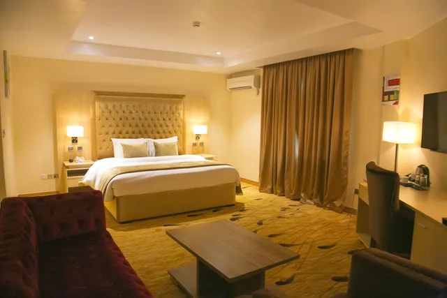 Diplomat, King Bed، Bon Hotel Elvis 1/4