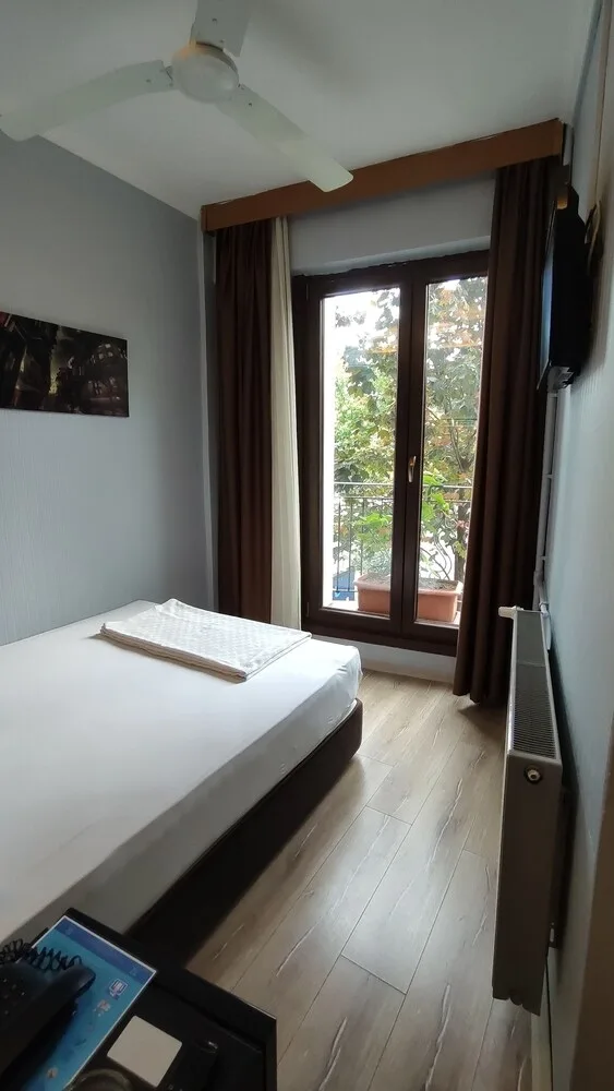 Standard, Double Bed, Park View, Hotel Torun Istanbul Old City 1/8