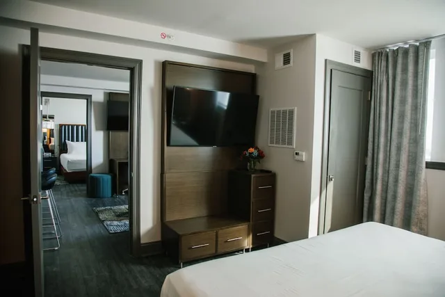 جناح فاخر بسريرين كينج بغرفتي نوم، Hotel Legends, Biloxi 1/5