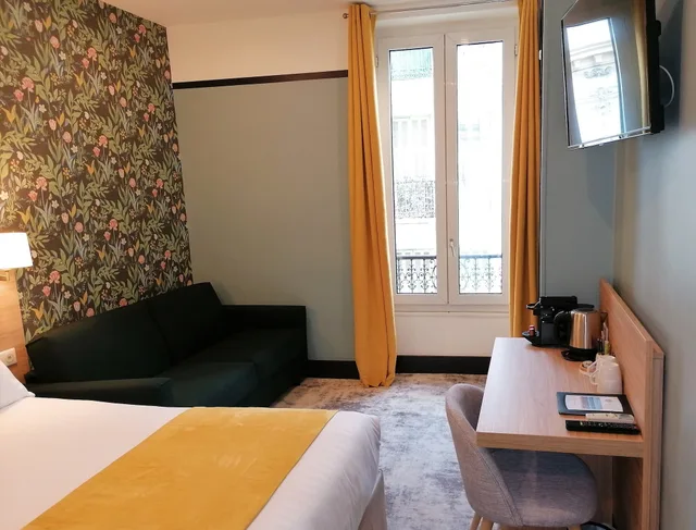 غرفة تنفيذية بسرير مزدوج مع أريكة، 1 MED HOTEL 10/10