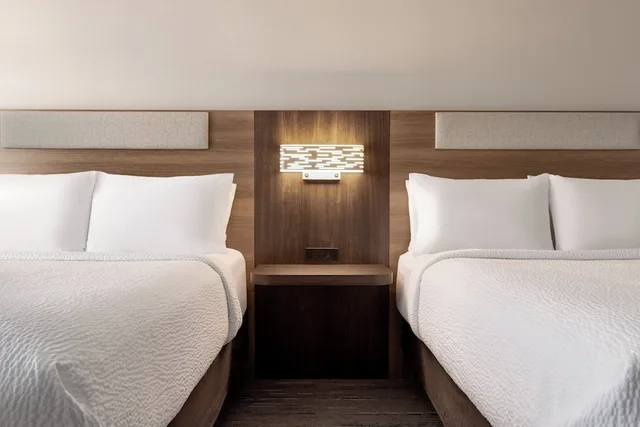 غرفة قياسية بسريرين كوين، Holiday Inn Express Hotel Suites Edmond 4/8