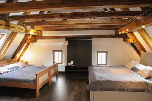 Suite, Attic، Hotel-Restaurant Svamberský Dum 1/10