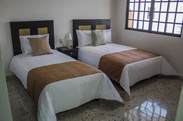غرفة أساسية بسرير مزدوج وسرير فردي، Hotel Mucara 2/2