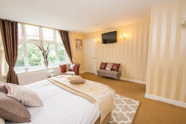 غرفة عائلية ثلاثية بسرير مزدوج وسرير فردي، Normanhurst Hotel 1/3