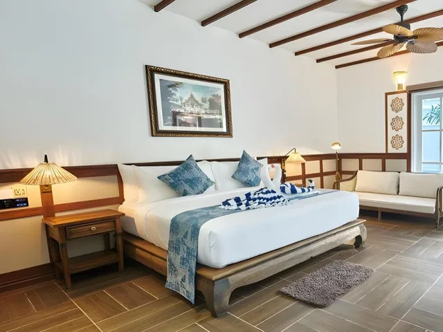 Room, King Bed, Pool View, Mybanlao Hotel 1/10