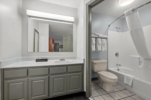 Standard, King Bed, Baymont by Wyndham Tuscaloosa 10/10
