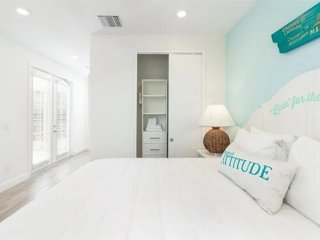4 Bedrooms, House, 2 King Beds, 2 Queen Beds, Pool View، Margaritaville Cottages Orlando 7/10