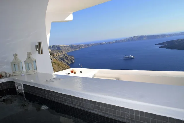 Master, Suite, Queen Bed, Volcano View, Bathtub، Ira Hotel Spa 7/7