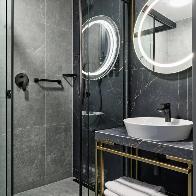 Guest Room, Deluxe, Double Bed, Atrium View, Balcony، Garamond, a Tribute Portfolio Hotel 2/4
