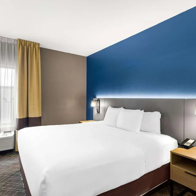 جناح بسرير كينج بجاكوزي، Comfort Inn & Suites Kenosha-Pleasant Prairie 3/10