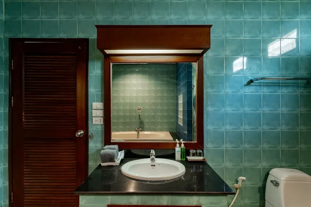 غرفة ديلوكس عائلية بسرير كينج وسرير فردي بغرفة نوم واحدة، Timber House Ao Nang 6/7
