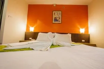 Suite, The Seasons Bangkok Huamark 1/1
