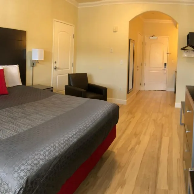غرفة بسرير كينج، Gateway Inn and Suites Hotel 2/6