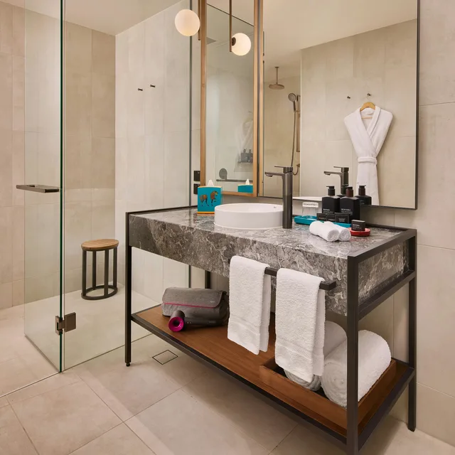 غرفة كلوب تنفيذية بسرير كينج، Next Hotel Melbourne, Curio Collection by Hilton 3/3