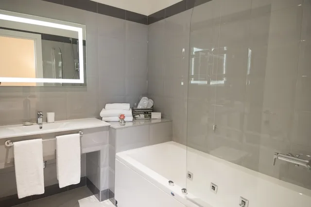 Superior, Double Bed, Jetted Tub, Hotel Altavilla 2/2
