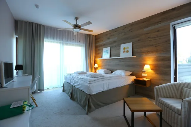 Superior, Queen Bed, Golf Course View, Balcony، Cihelny Golf & Wellness Resort 9/10