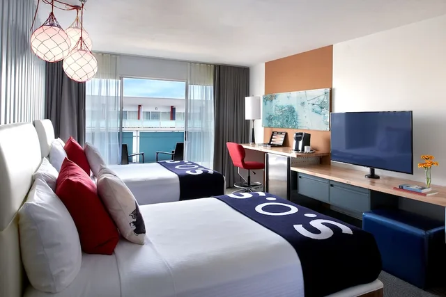Deluxe, 2 Double Beds, Partial Bay View, Balcony، Hotel Zephyr 3/4