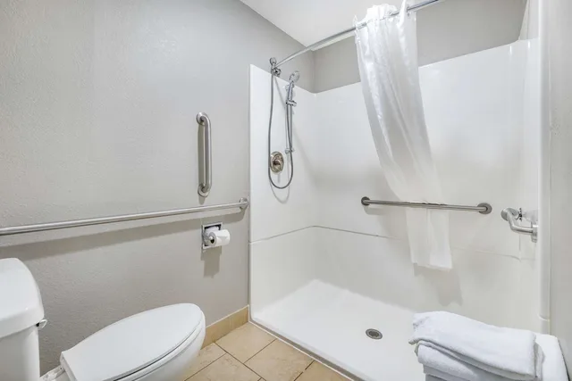 Room, King Bed, Accessible, Best Western Green Tree Inn 4/4
