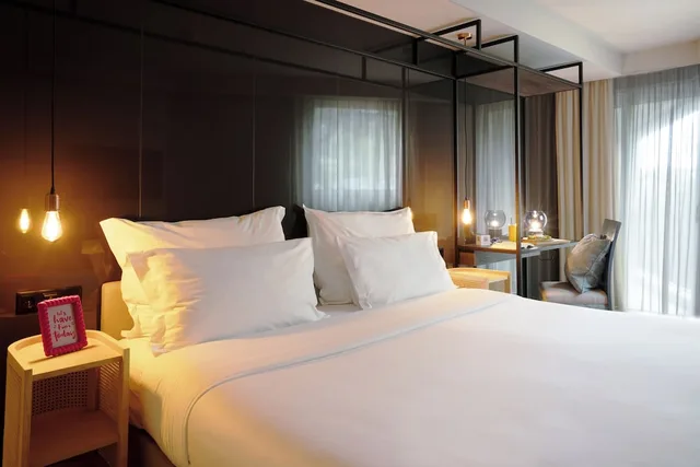 City، NEXT by Savoy Signature 5/6