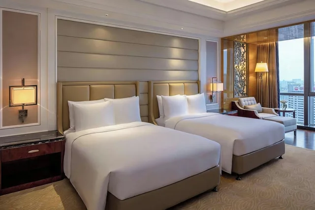 غرفة بسريرين مزدوجين بإطلالة على المدينة، Ritz Carlton Chengdu 5/8