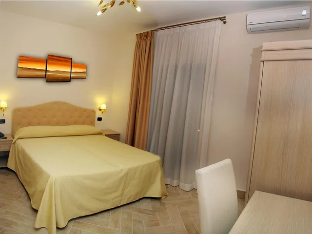 غرفة مفردة بسرير مزدوج، Barbato Hotel 6/10