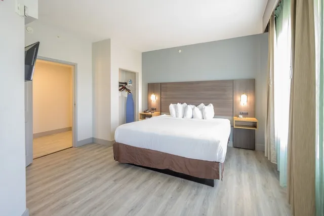 جناح استوديو بسرير كوين لذوي الإعاقة، Hawthorn Suites By Wyndham Panama City Beach Fl 1/6