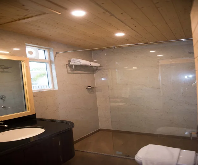 Wooden, Sun, Cottage، Sun Hotel & Resort 8/8