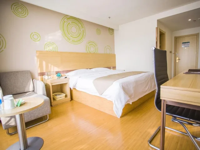 غرفة بسرير كوين، GreenTree Inn Jinan Jiyang Bus Station Express Hotel 1/2