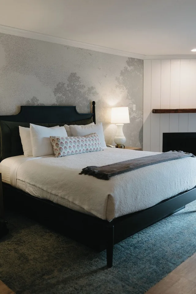 غرفة تقليدية بسرير كينج لذوي الإعاقة، Fireside Inn On Moonstone Beach 2/3
