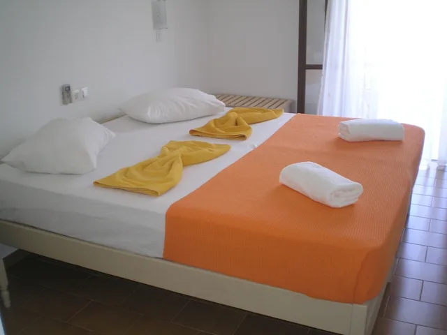 غرفة ديلوكس بسرير مزدوج، Golden Sun Hotel 1/5