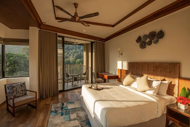 Superior, King Bed, Niraamaya Retreats Samroha, Atthirappilly 2/2