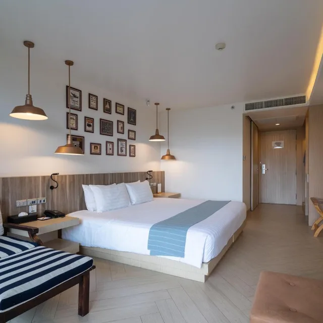 غرفة سوبيريور بسرير كينج، Mayaana Beach Resort - Formerly Golden Tulip Pattaya Beach Resort 3/9