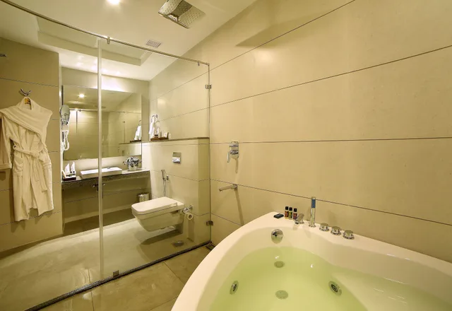 Valley, Club, Double Bed, Blanket Hotel & Spa Munnar 2/4