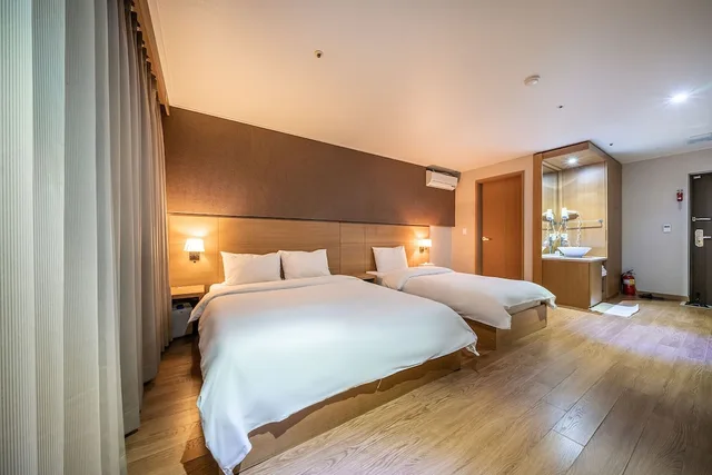 غرفة ديلوكس بسرير مزدوج وسرير فردي، Stella Maris Hotel 2/5